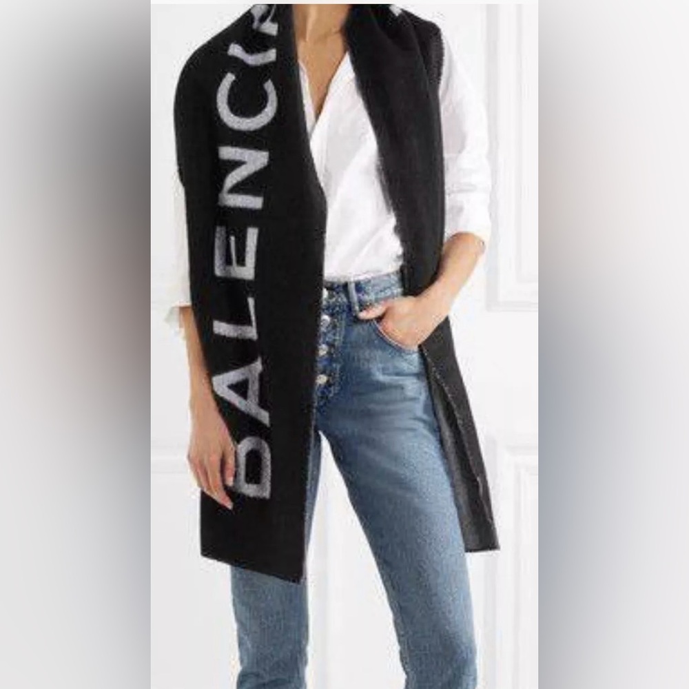 Balenciaga cashmere/wool black and gray logo scarf - Picture 2 of 12